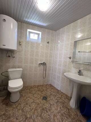 Гостиница Рафаэль Пляхо Трехместный номер «Комфорт» с душем-3