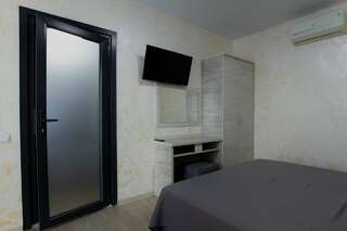 Гостиница Рафаэль Пляхо Семейный номер с балконом-2